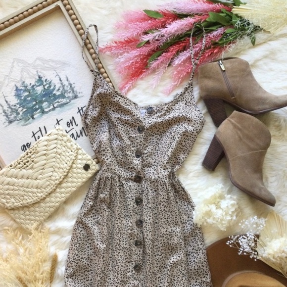 Dresses & Skirts - NWOT Cheetah Print Dress